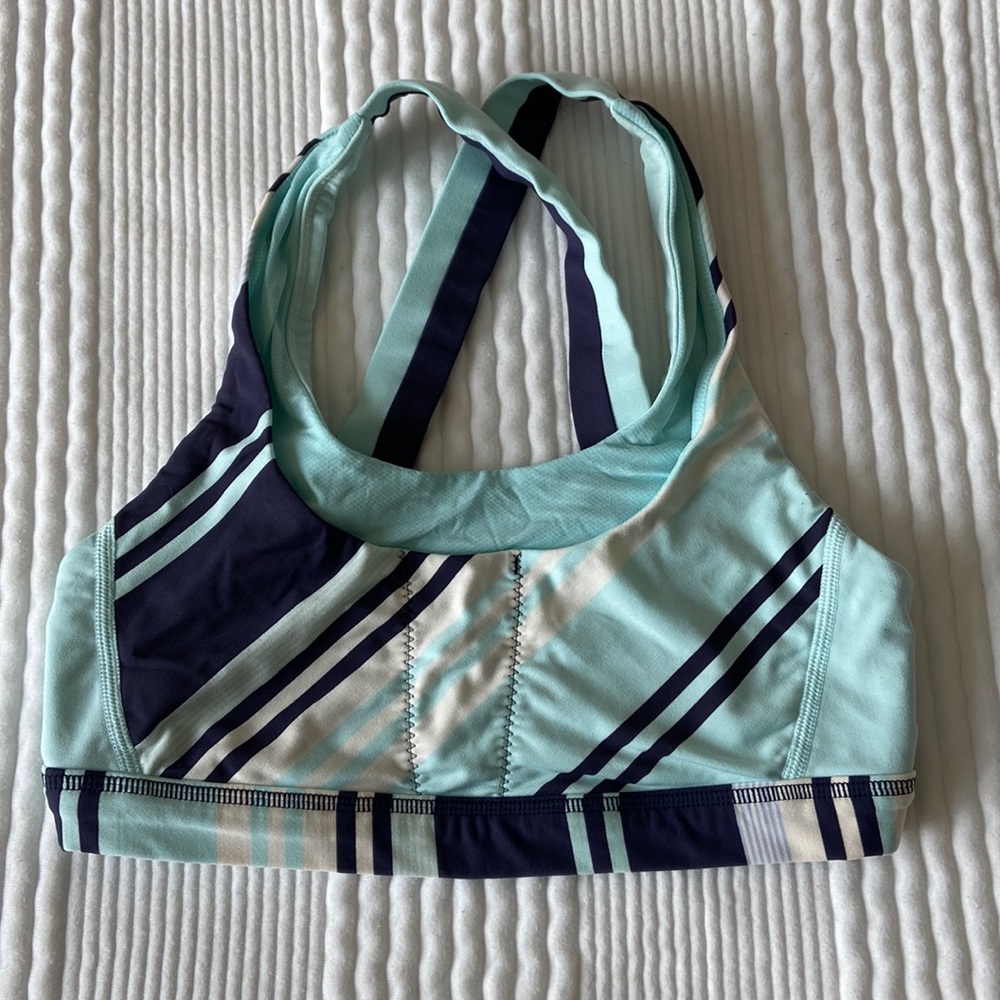 Lululemon sports bra
